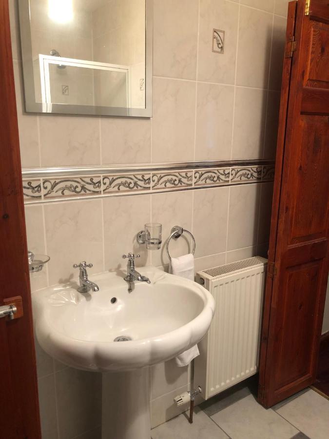 Executive Serviced Apartments 1 Forfar Eksteriør bilde