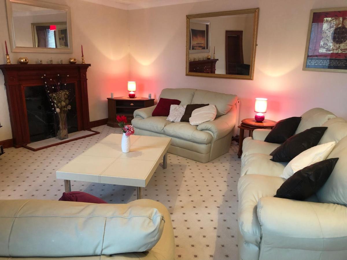 Executive Serviced Apartments 1 Forfar Eksteriør bilde